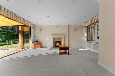 Images for Chelford Road, Prestbury, SK10 EAID:2458577900 BID:8a55d7cc-7486-4316-8378-2d408d675aae