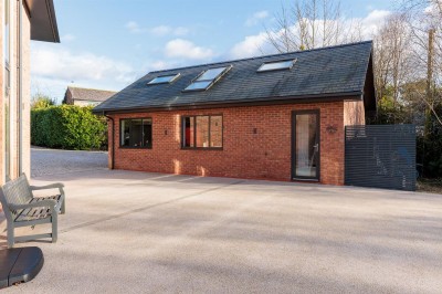Images for Chelford Road, Alderley Edge, SK9 EAID:2458577900 BID:8a55d7cc-7486-4316-8378-2d408d675aae