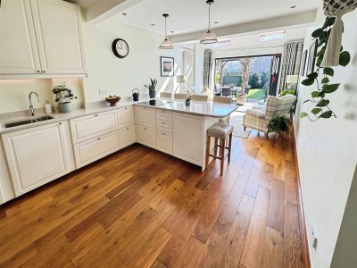 Images for Eccups Lane, Wilmslow, SK9 EAID:2458577900 BID:8a55d7cc-7486-4316-8378-2d408d675aae