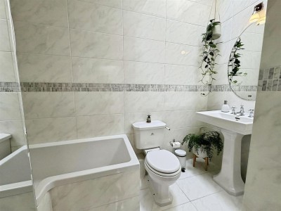 Images for Eccups Lane, Wilmslow, SK9 EAID:2458577900 BID:8a55d7cc-7486-4316-8378-2d408d675aae