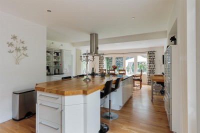 Images for 35 Moss Road, Alderley Edge, SK9 EAID:2458577900 BID:8a55d7cc-7486-4316-8378-2d408d675aae
