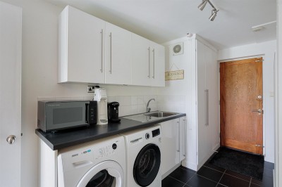 Images for 35 Moss Road, Alderley Edge, SK9 EAID:2458577900 BID:8a55d7cc-7486-4316-8378-2d408d675aae