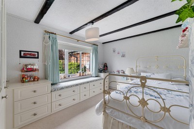 Images for 16 Meadow Drive, Prestbury, SK10 EAID:2458577900 BID:8a55d7cc-7486-4316-8378-2d408d675aae
