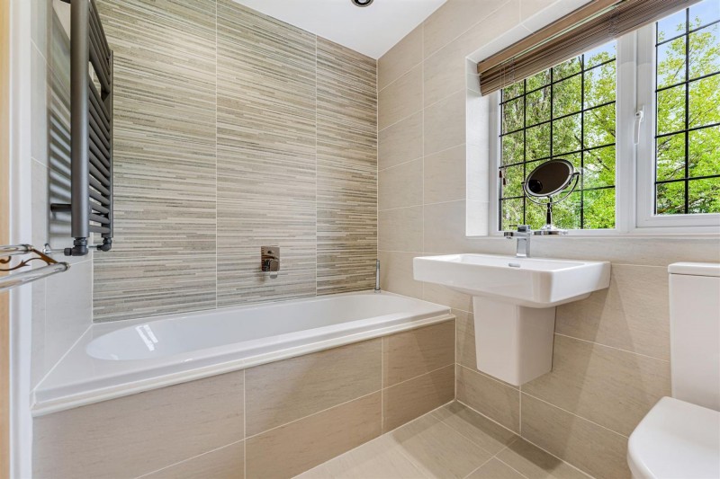 Images for 16 Meadow Drive, Prestbury, SK10