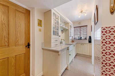Images for 16 Meadow Drive, Prestbury, SK10 EAID:2458577900 BID:8a55d7cc-7486-4316-8378-2d408d675aae
