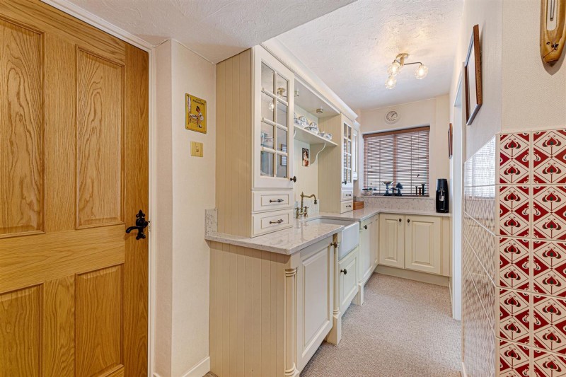 Images for 16 Meadow Drive, Prestbury, SK10