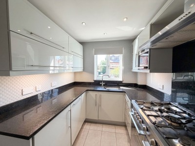 Images for Tudor Court, Bramhall, SK7 EAID:2458577900 BID:cc3b723c-d9b3-4363-98e9-f3a7b04b7bc7