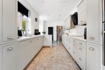 Images for Knutsford Road, Wilmslow, SK9 EAID:2458577900 BID:8a55d7cc-7486-4316-8378-2d408d675aae