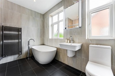 Images for Knutsford Road, Wilmslow, SK9 EAID:2458577900 BID:8a55d7cc-7486-4316-8378-2d408d675aae