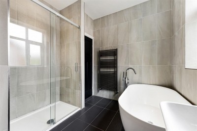 Images for Knutsford Road, Wilmslow, SK9 EAID:2458577900 BID:8a55d7cc-7486-4316-8378-2d408d675aae