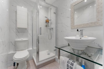 Images for 18 Bollin Grove, Prestbury, SK10 EAID:2458577900 BID:8a55d7cc-7486-4316-8378-2d408d675aae